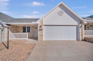 321 E 12th St, Newton, KS 67114