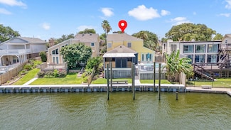 36 Lakeview Dr, Galveston, TX 77551