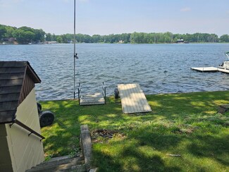 83140 Waldron Dr, Lawton, MI 49065