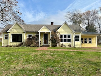 370 S Main St, Andover, MA 01810