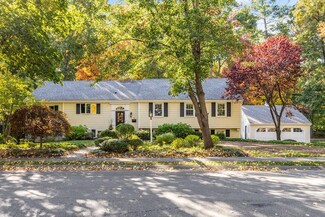 5 Candlewood Rd, Lynnfield, MA 01940