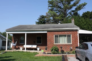 219 N 8th St, Albion, IL 62806