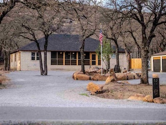 764 E Lake Dr, Lawton, OK 73507