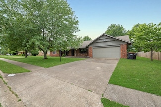1719 Ridgeview Dr, Springdale, AR 72762