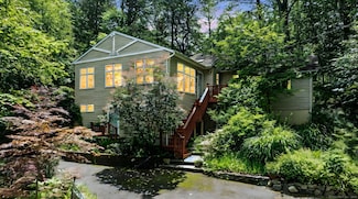 29 Carol St, Danbury, CT 06810