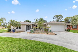 1446 SE Grapeland Ave, Port Saint Lucie, FL 34952