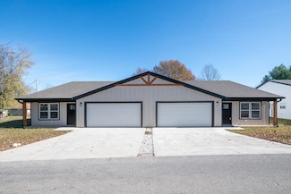 316 S Market St, Nixa, MO 65714