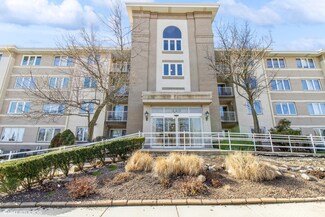 440 E Montrose Ave Unit 202, Wood Dale, IL 60191