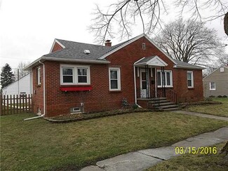 810 Cherry St, Genoa, OH 43430