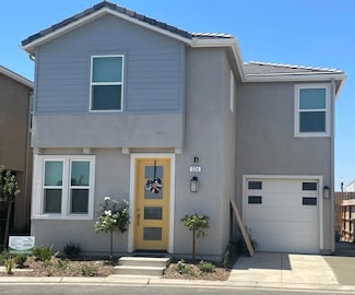 224 Arbor Dr S, Madera, CA 93636