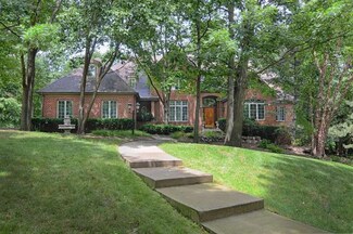 8963 Enclave Dr, Burr Ridge, IL 60527