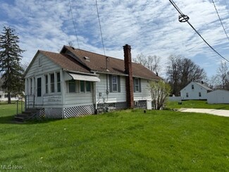 414 Killian Rd, Akron, OH 44319