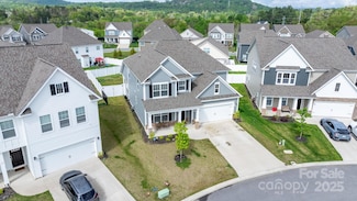 67 Thornberry Rd, Hendersonville, NC 28792