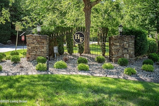 9809 Secretariat Dr, Louisville, KY 40214