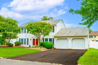 7 Clinton Ct, Holmdel, NJ 07733