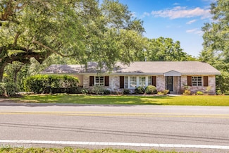 600 Graveline Rd, Gautier, MS 39553