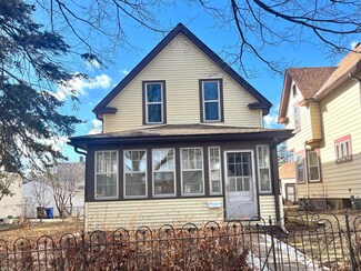 1007 Edgerton St, Saint Paul, MN 55130