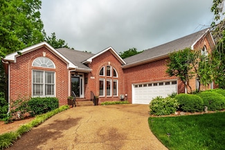 6737 Autumnwood Dr, Nashville, TN 37221