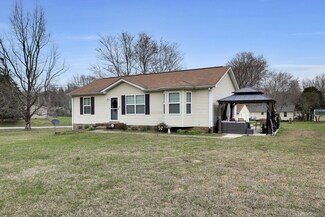 1101 Rebecca Dr, Burns, TN 37029