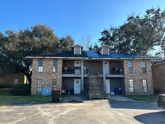 105 Cantal Dr, Lafayette, LA 70507