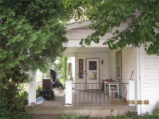 211 E George St, Carmichaels, PA 15320