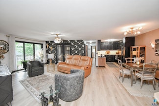 4605 W Custer Ln Unit 205, Sioux Falls, SD 57106