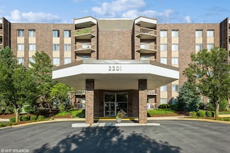 2201 S Grace St Unit 409, Lombard, IL 60148