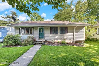 89 Kinney Ave, Mount Pocono, PA 18344