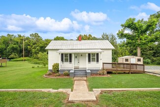 135 N State St, Haw River, NC 27258