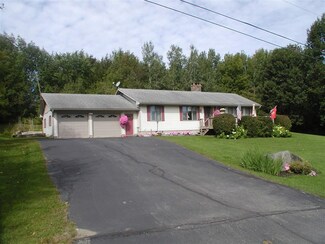9 Morningside Dr, Newport Center, VT 05857