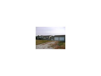 10 Sycamore Dr, Mound City, KS 66056