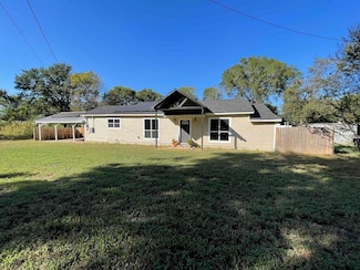 205 E Ash St, Trinidad, TX 75163