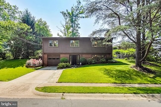 6515 E Halbert Rd, Bethesda, MD 20817