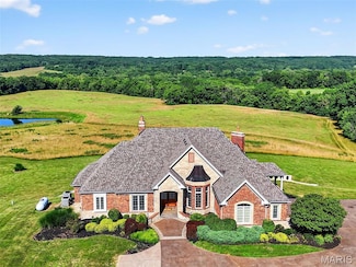 1058 Fox Run Rd, Elsberry, MO 63343