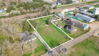 426 W Main St, Eagle Lake, TX 77434