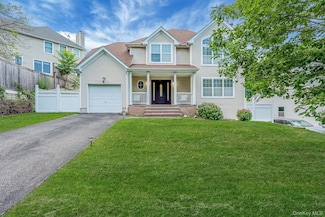 11 Gladysz Way, Port Jefferson, NY 11777