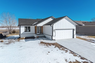 720 S Longbranch Dr, Maize, KS 67101