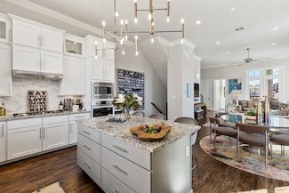 916 W Peach St, Fort Worth, TX 76102