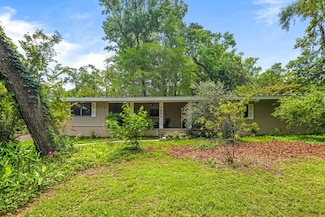 1802 W Indianhead Dr, Tallahassee, FL 32301