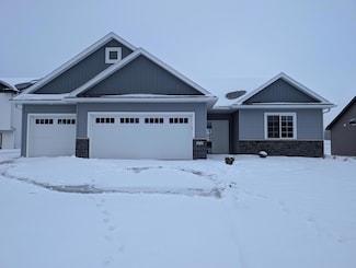 106 Fairway St, Zumbrota, MN 55992