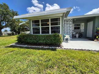 910 South Dr Unit A, Delray Beach, FL 33445