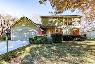 316 Tallgrass Dr, Lawrence, KS 66049