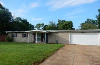 8288 Cadillac Ln, Saint Louis, MO 63134