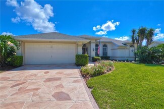 2711 Resnik Cir E, Palm Harbor, FL 34683