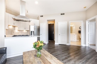 2626 Peachtree Rd NW Unit 706, Atlanta, GA 30305