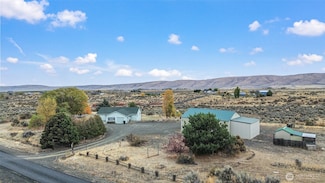 550 Red Tail Rd, Yakima, WA 98908