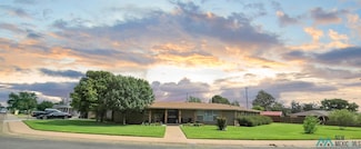 2901 Axtell St, Clovis, NM 88101