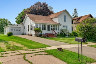 103 First St, Ontario, WI 54651
