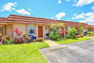 5725 Fernley Dr E Unit 220, West Palm Beach, FL 33415
