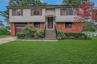 103 Lakeway Dr, West Babylon, NY 11704